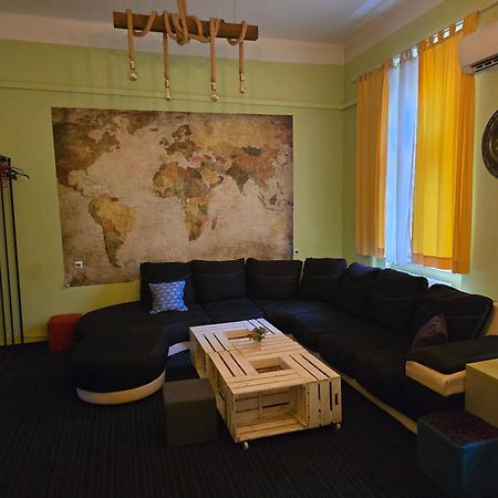 Spacious Tuzlaks Apartments Sarajevo Ferhadija מראה חיצוני תמונה