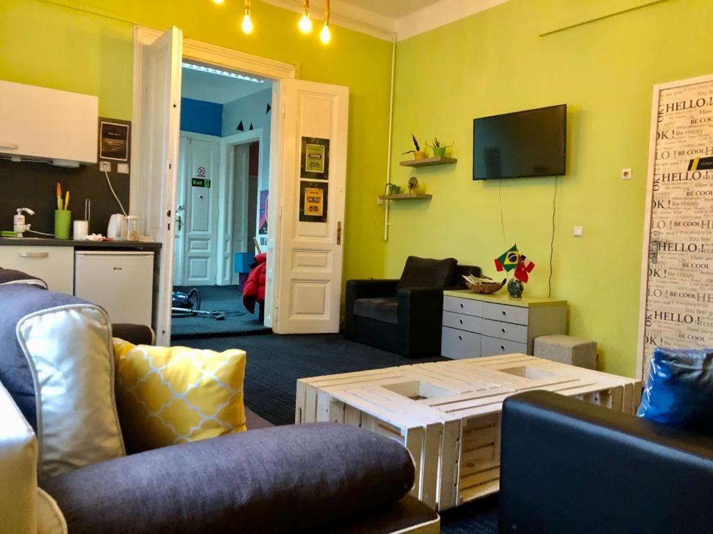 Spacious Tuzlaks Apartments Sarajevo Ferhadija מראה חיצוני תמונה