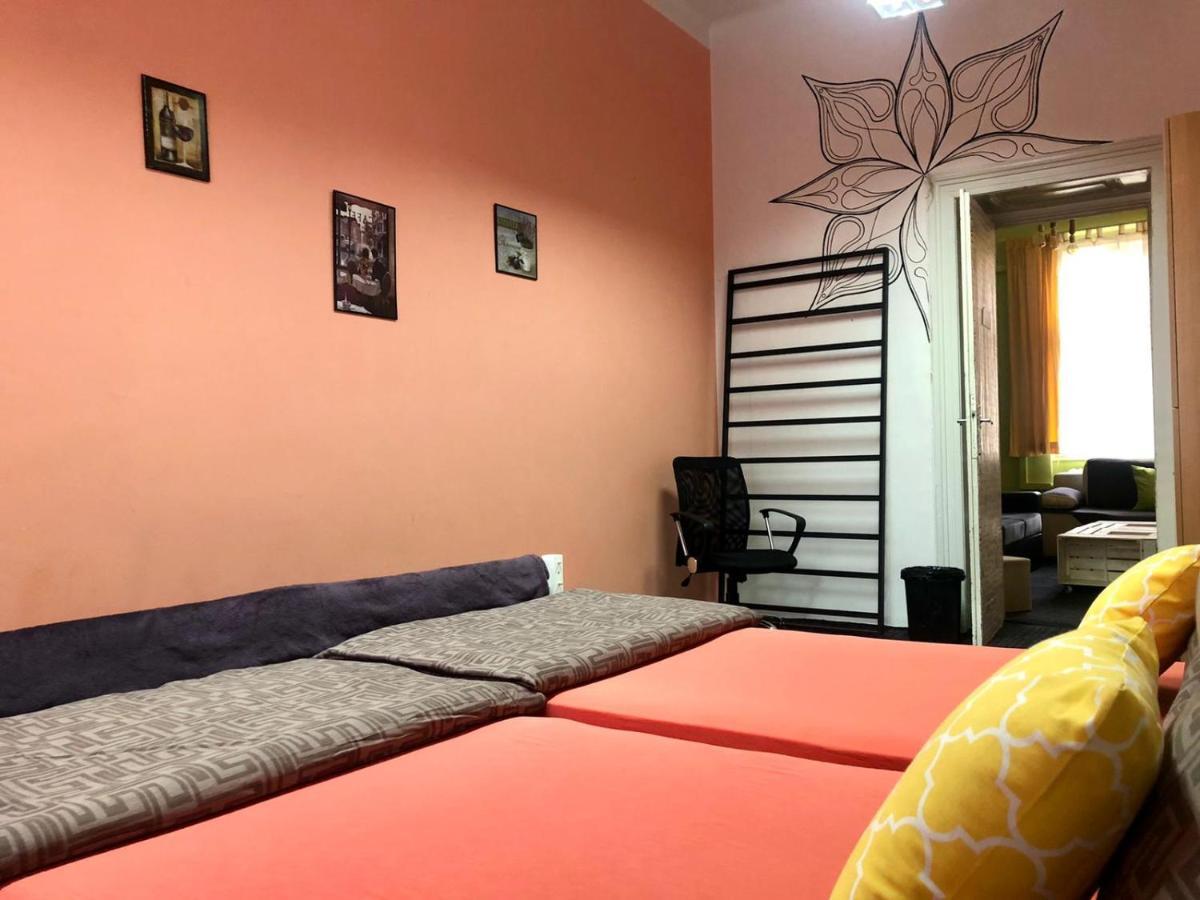 Spacious Tuzlaks Apartments Sarajevo Ferhadija מראה חיצוני תמונה