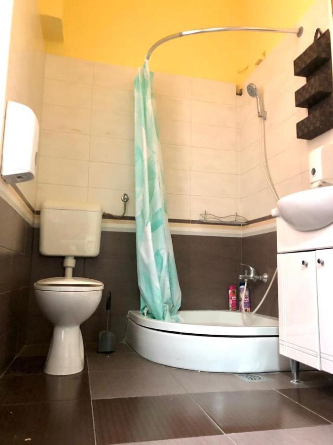 Spacious Tuzlaks Apartments Sarajevo Ferhadija מראה חיצוני תמונה