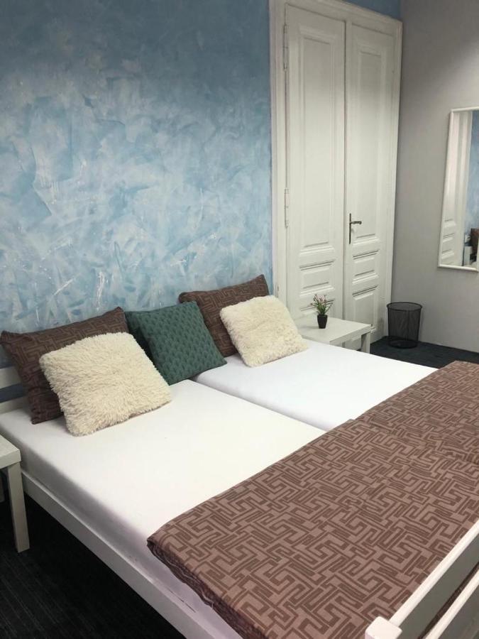 Spacious Tuzlaks Apartments Sarajevo Ferhadija מראה חיצוני תמונה