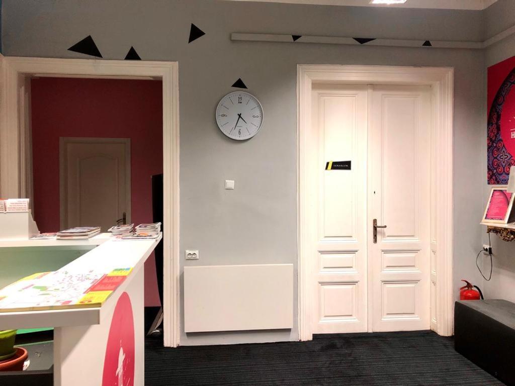 Spacious Tuzlaks Apartments Sarajevo Ferhadija מראה חיצוני תמונה