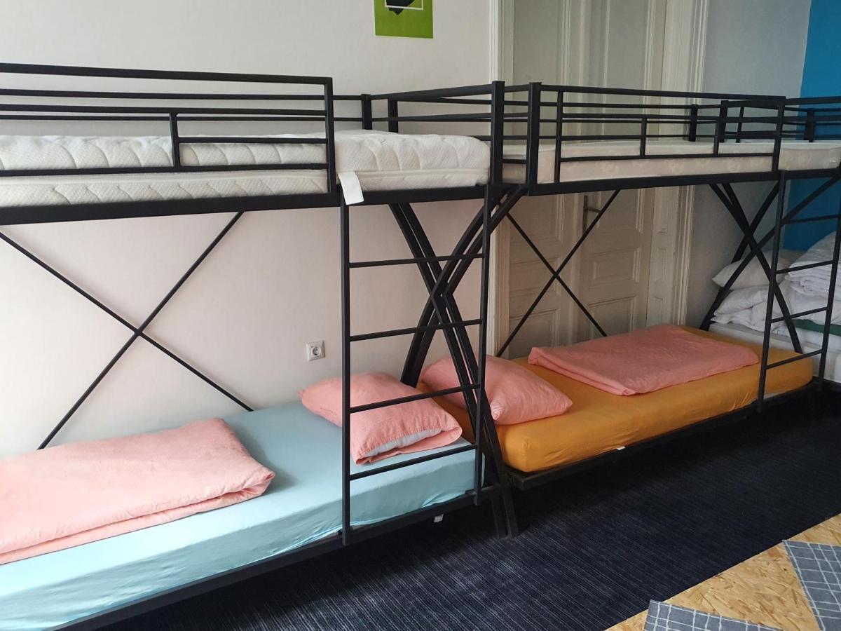 Spacious Tuzlaks Apartments Sarajevo Ferhadija מראה חיצוני תמונה